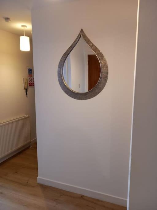 ダンディーLovely 2 Bed Flat-Great Locationアパートメント エクステリア 写真